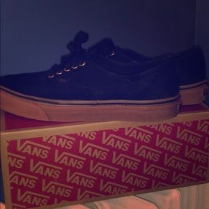 Vans unisex Authentic Black Canvas Skate Shoes